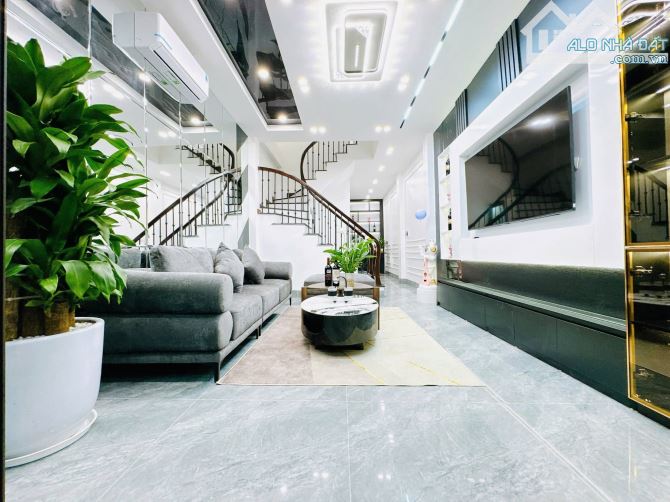 Nhà đẹp full nội thất xịn 10m ra Phố Trần Duy Hưng ngõ thông kdoanh 60m2. Giá 16.5 tỷ