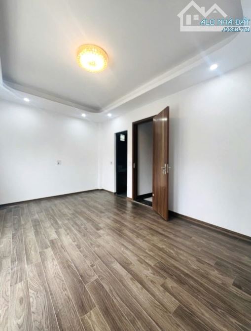 Ngõ Tân Mai-5 tầng xây mới,mặt ngõ thông,an ninh-33m- 7 tỷ 62