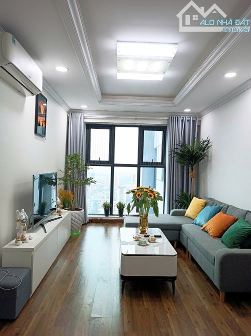 CẦN BÁN GẤP CĂN HỘ CC Goldmark City DT84m2 tổng 2 Ngủ 2Vs sổ đỏ lâu dài. 7,2 TỶ
