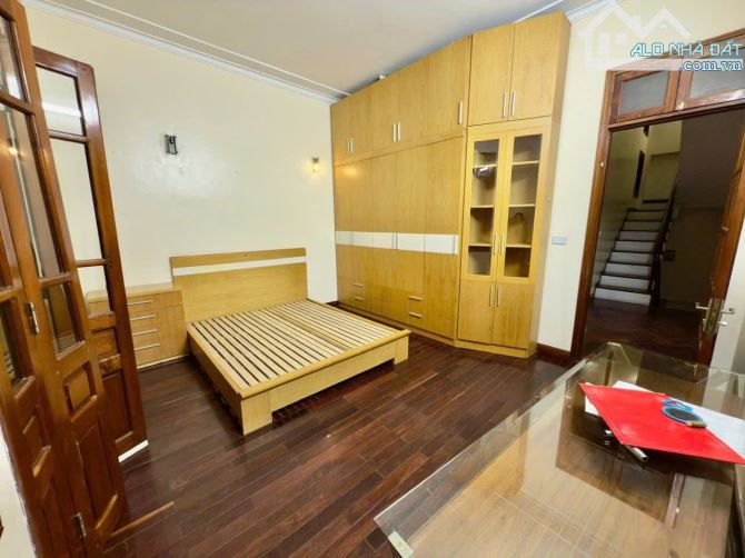 Mặt ngõ oto tránh vip 25m ra Phố Trần Quốc Hoàn, nhà dân xây 50m2 x mtiền 4.8m.Giá 23.5 tỷ