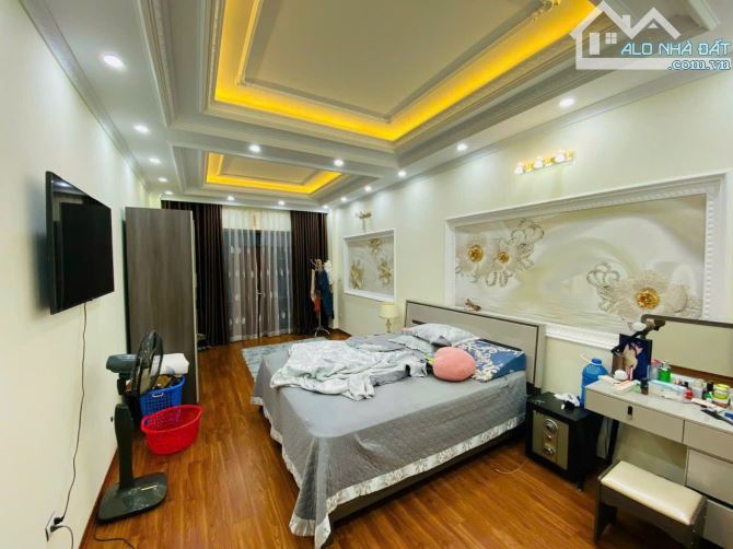 PHỐ TRẦN ĐẠI NGHĨA, PHÂN LÔ, Ô TÔ TRÁNH, Ỏ VÀ KINH DOANH 80m2 x 5 Tầng Mt6m 26 tỷ