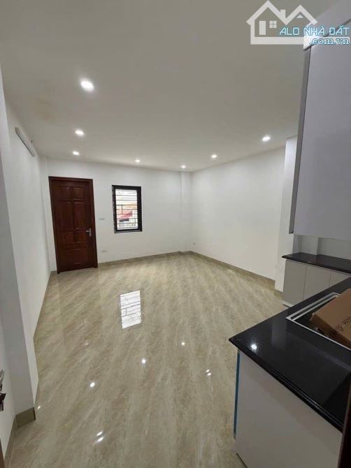 40m2*6t*14.78 tỷ, Nguyễn Thái Học, Văn Miếu - Quốc Tử Giám, HN, lô góc, thang máy.