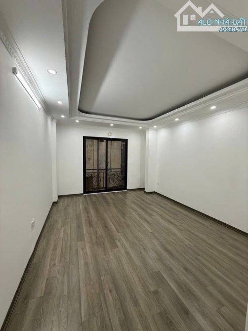 40m2*6t*14.78 tỷ, Nguyễn Thái Học, Văn Miếu - Quốc Tử Giám, HN, lô góc, thang máy.