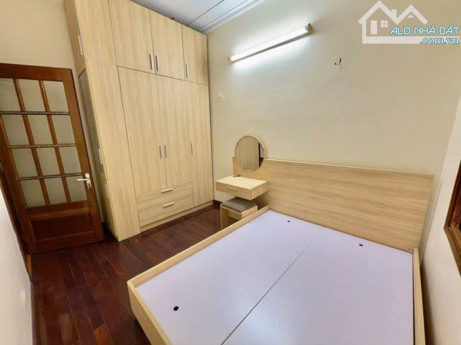 Mặt ngõ oto tránh vip 25m ra Phố Trần Quốc Hoàn, nhà dân xây 50m2 x mtiền 4.8m.Giá 23.5 tỷ