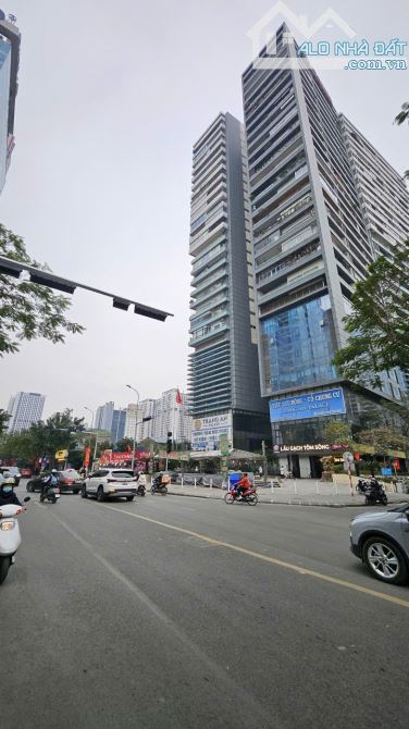 NHỈNH 8 T. Ỷ – 96M² – NHÀ ĐẸP NGỤY NHƯ KON TUM – THANH XUÂN