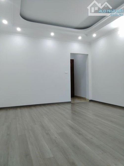 40m2*6t*14.78 tỷ, Nguyễn Thái Học, Văn Miếu - Quốc Tử Giám, HN, lô góc, thang máy.