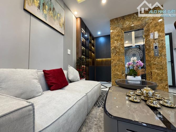 Nhà đẹp Thanh Nhàn, gần Phố thang máy full nội thất 35m2 x 6 tầng. Giá 9.56 tỷ