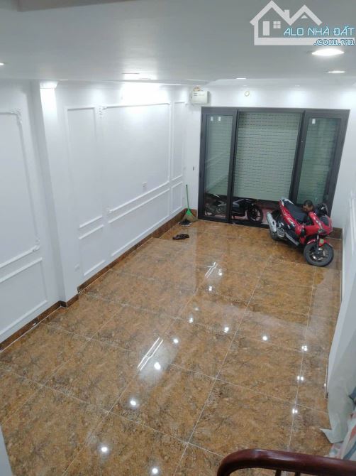 40m2*6t*14.78 tỷ, Nguyễn Thái Học, Văn Miếu - Quốc Tử Giám, HN, lô góc, thang máy.