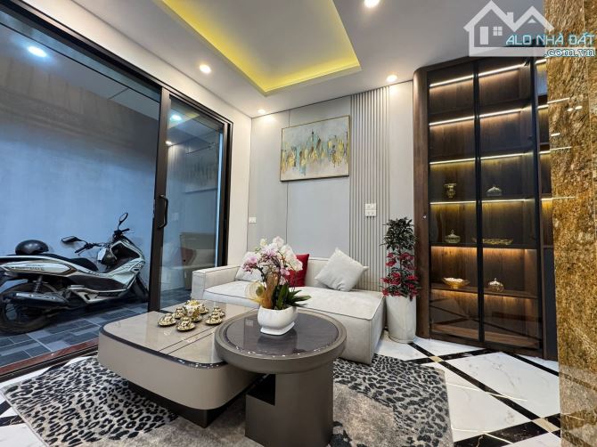 Nhà đẹp Thanh Nhàn, gần Phố thang máy full nội thất 35m2 x 6 tầng. Giá 9.56 tỷ