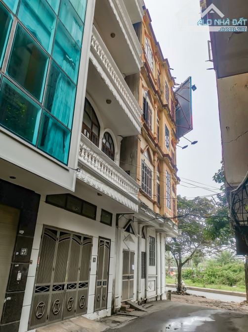 Bán nhà 60m2, ngã tư Khuất Duy Tiến-TDH, gần ga Metro, BigC, Vincom, Vinhomes, Công viên