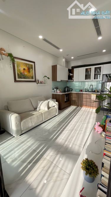 Chính chủ bán căn 2 ngủ DT 50m2 full nội thất Tòa D'el Dorado Tây Hồ - 7 tỷ bao phí