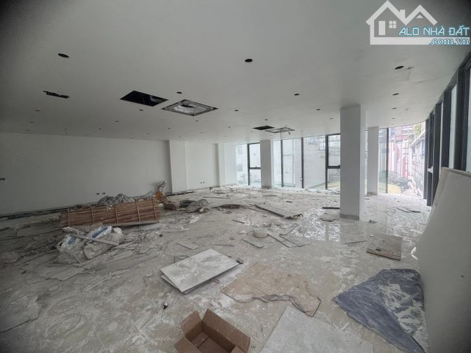 Bán Toà Văn Phòng Lê Văn Lương 9 Tầng 1 Hầm Mặt Tiền 12M