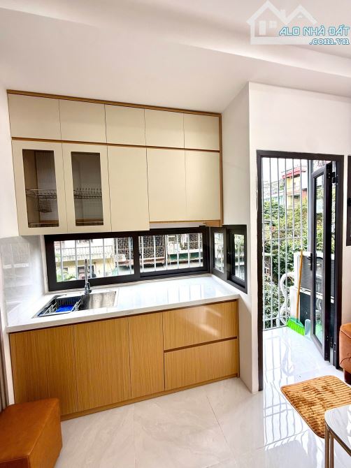 Bán căn hộ 2 ngủ tập thể Nghĩa Tân, Cầu Giấy 46m2, full nội thất. Giá 2.95 tỷ sổ đỏ CC