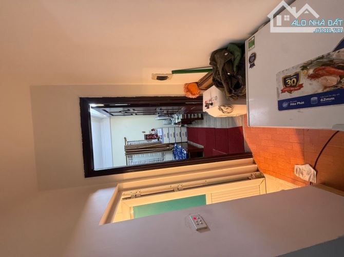 Bán nhà đường Bạch Đằng: Nhà mặt ngõ, ba gác tránh, lô góc, ở luôn, 30m, 4 tầng, chỉ 8tỷ3.