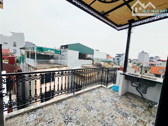 Hiếm! Bán Nhà Xuân La - Gần Phố- Gần Hồ Tây- 40M2- 6 Tầng- Mt 4.3m -12Tỷ