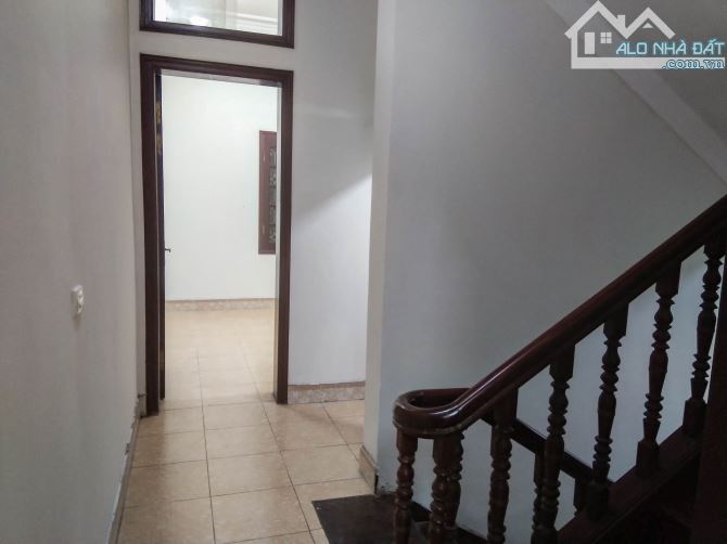 Bán nhà 60m2, ngã tư Khuất Duy Tiến-TDH, gần ga Metro, BigC, Vincom, Vinhomes, Công viên