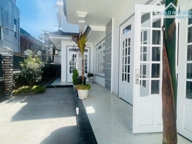 ✨🏡✨ HẠ GIÁ SÂU – CHỈ 10,5 TỶ Cần bán Villa / Biệt thự hẻm xe hơi (4m) – Nguyễn Siêu, P.7 - 8
