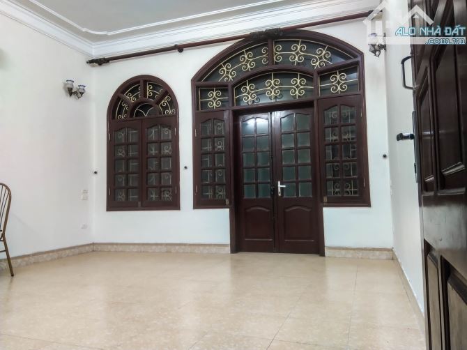 Bán nhà 60m2, ngã tư Khuất Duy Tiến-TDH, gần ga Metro, BigC, Vincom, Vinhomes, Công viên