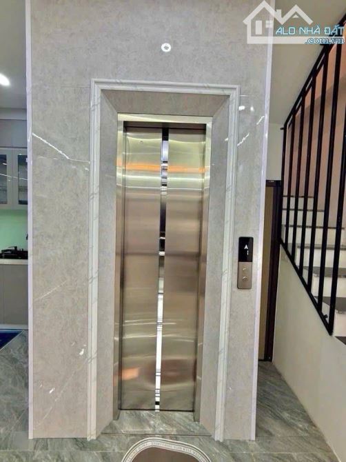 Bán nhà Khương Trung ,DT36m,Giá Hơn 9 tỷ,oto Đỗ cổng , MT Rộng ,Full NT,Thang Máy