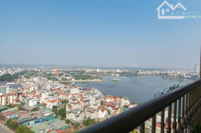 Chính chủ bán căn 2 ngủ tầng cao view Hồ Tây chung cư D' El Dorado DT 76m2 sẵn sổ, 10.5 tỷ
