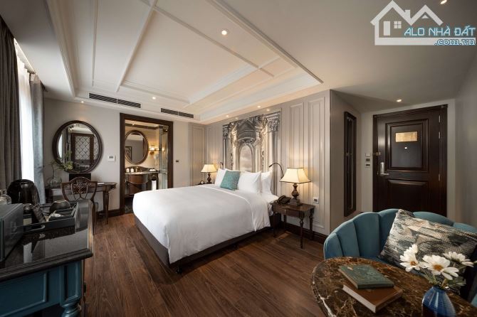 Bán toà khách sạn mặt phố Nguyễn Trường Tộ, DT: 220m2 x 16 Tầng, Mặt tiền: 10m, Giá 190 Tỷ