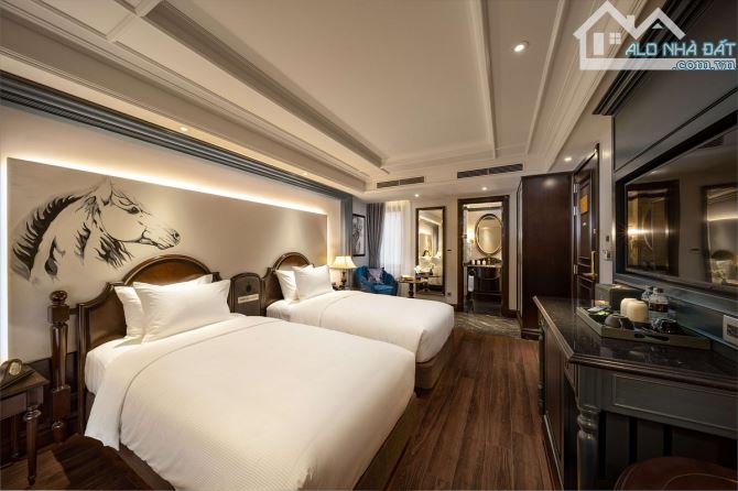 Bán toà khách sạn mặt phố Nguyễn Trường Tộ, DT: 220m2 x 16 Tầng, Mặt tiền: 10m, Giá 190 Tỷ