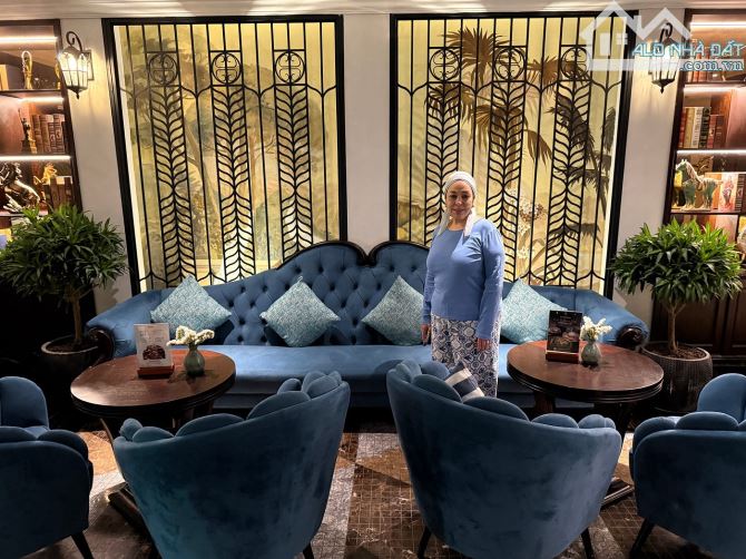 Bán toà khách sạn mặt phố Nguyễn Trường Tộ, DT: 220m2 x 16 Tầng, Mặt tiền: 10m, Giá 190 Tỷ