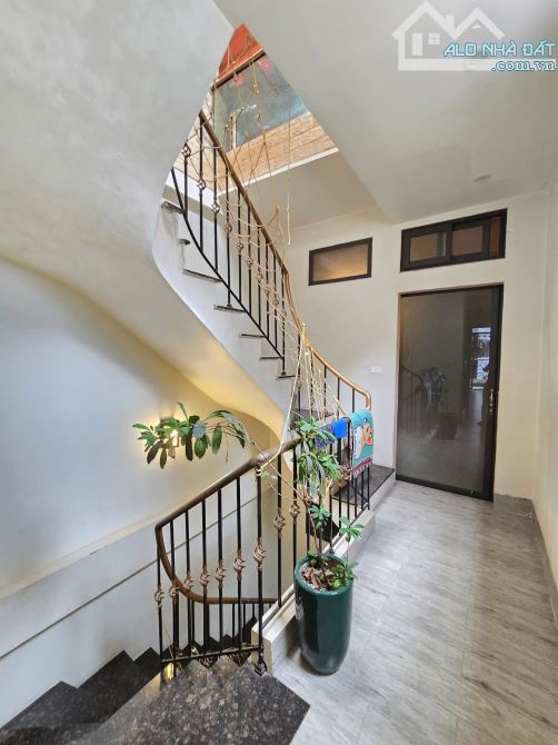 Ngõ thông oto qua, 1 nhà ra Phố Giang Văn Minh nhà dân xây 55m2 kdoanh. Giá 19.9 tỷ