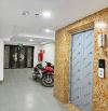 Bán căn hộ DV ngõ 216 Đê La Thành, DT 60/65m, 7 tầng, MT 4.7m, giá 19.8 tỷ, ngõ 2m.