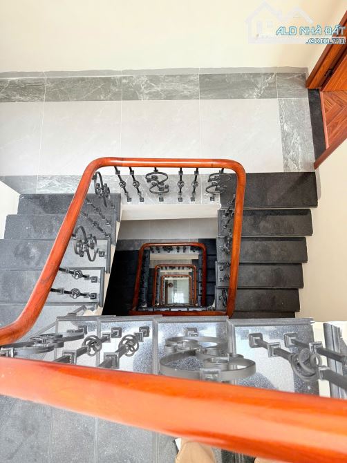 ĐOÀN THỊ ĐIỂM - TÔN ĐỨC THẮNG - 84M2 - 6 TẦNG THANG MÁY - GARA Ô TÔ - NHỈNH 27 TỶ