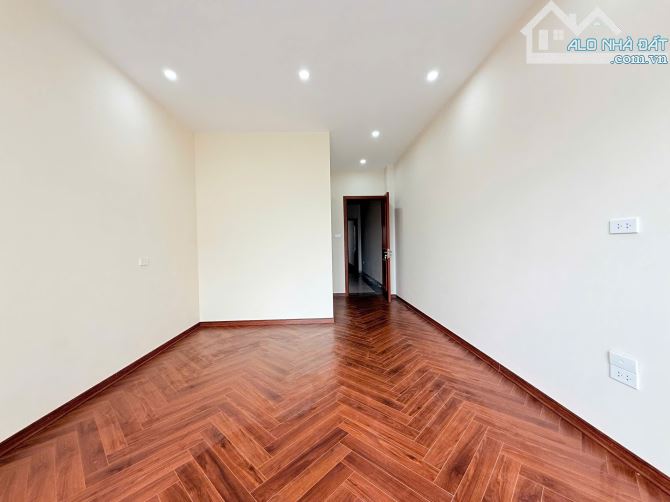 ĐOÀN THỊ ĐIỂM - TÔN ĐỨC THẮNG - 84M2 - 6 TẦNG THANG MÁY - GARA Ô TÔ - NHỈNH 27 TỶ