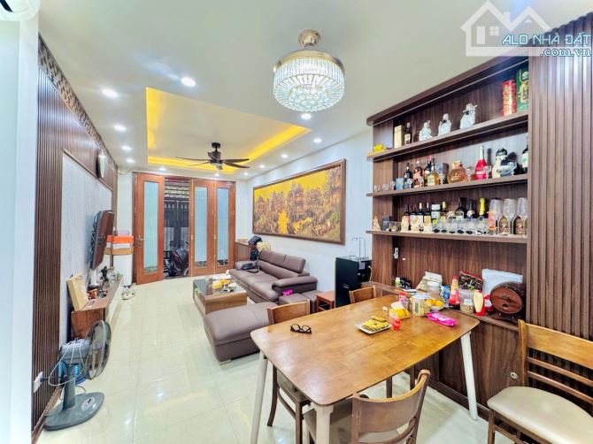 TRẦN ĐẠI NGHĨA - NGUYỄN AN NINH, mặt ngõ phân lô kinh doanh 50m2 - 4m mặt tiền !