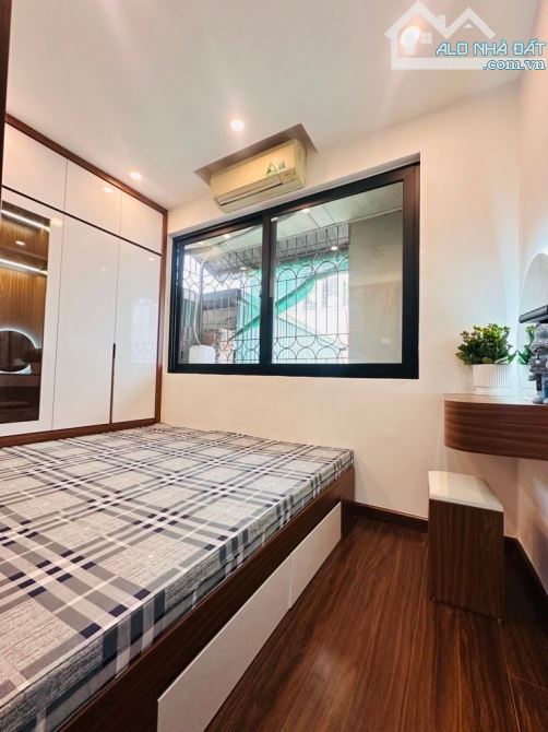 NHÀ PHỐ CỔ - 1 NHÀ RA MẶT PHỐ - SỔ RIÊNG - 3 TẦNG - 8.5 TỶ