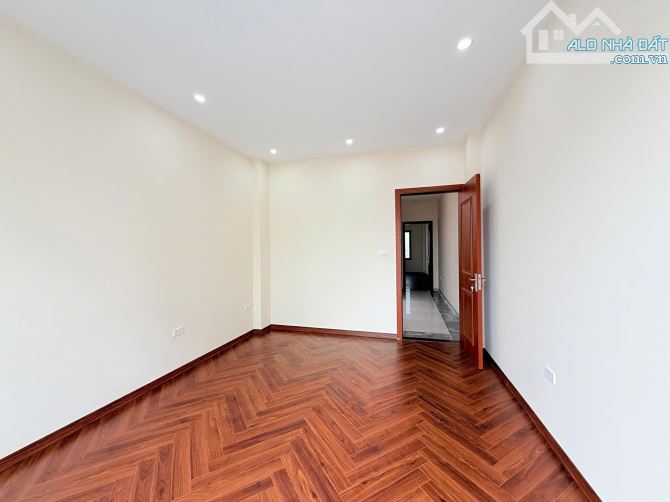 ĐOÀN THỊ ĐIỂM - TÔN ĐỨC THẮNG - 84M2 - 6 TẦNG THANG MÁY - GARA Ô TÔ - NHỈNH 27 TỶ