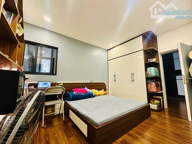 Bán căn hộ 76m2 tầng trung tòa Ecolake View,đầy đủ nội thất xịn sò View hồ Linh Đàm