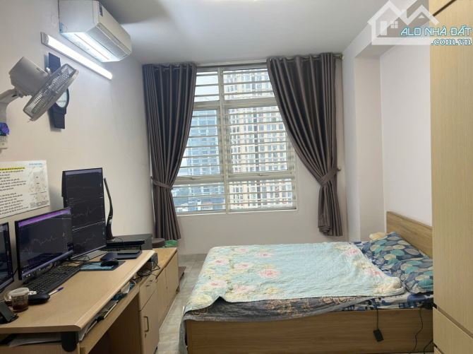 Bán căn 2 ngủ 76m2 chung cư 655 Lạc Long Quân, Tây Hồ, đủ Nội thất. Giá 8 tỷ có sổ