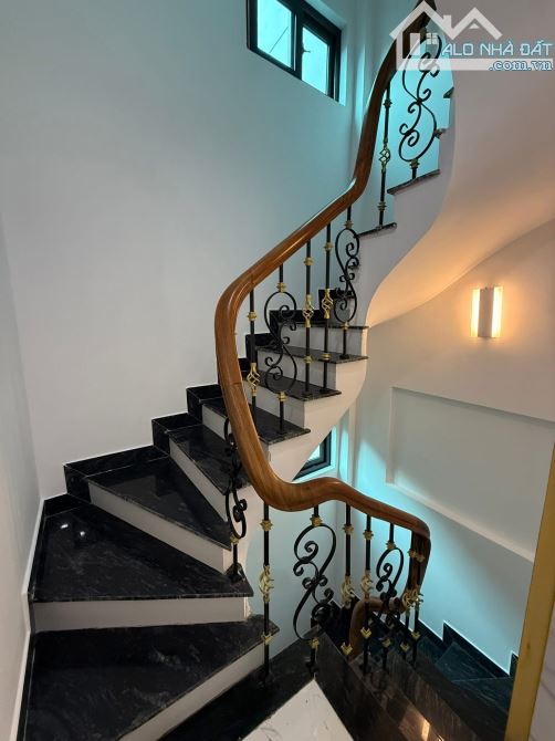 XÃ ĐÀN | 32M² – 7 TẦNG THANG MÁY – HAI THOÁNG – GẦN PHỐ – 12 TỶ