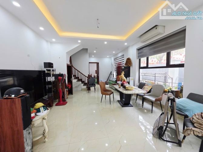 Bán nhà Thụy Khuê 81m2 2 mặt phố mặt tiền rộng kinh doanh tốt 26.5 tỷ