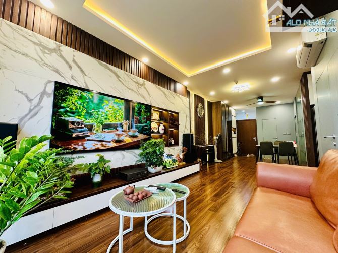 Bán căn hộ 76m2 tầng trung tòa Ecolake View,đầy đủ nội thất xịn sò View hồ Linh Đàm