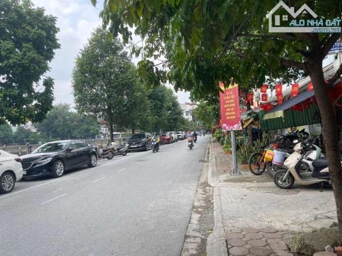 MẶT HỒ HẠ ĐÌNH – TÒA VĂN PHÒNG ĐẲNG CẤP NHẤT KHU VỰC VỈA HÈ ĐÁ BÓNG 2 LÀN – Ô TÔ ĐỖ