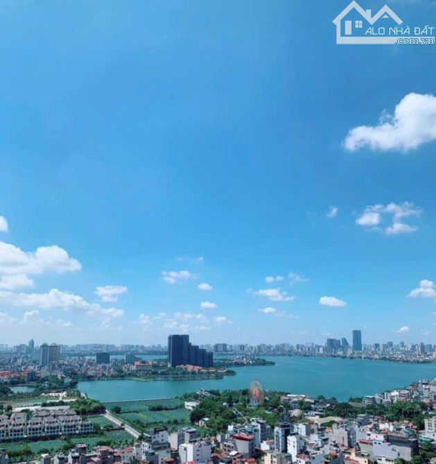 Chính chủ bán! Căn DUPLEX view trọn Hồ Tây DT 155m2 4 ngủ 4wc full nội thất CC, sẵn sổ