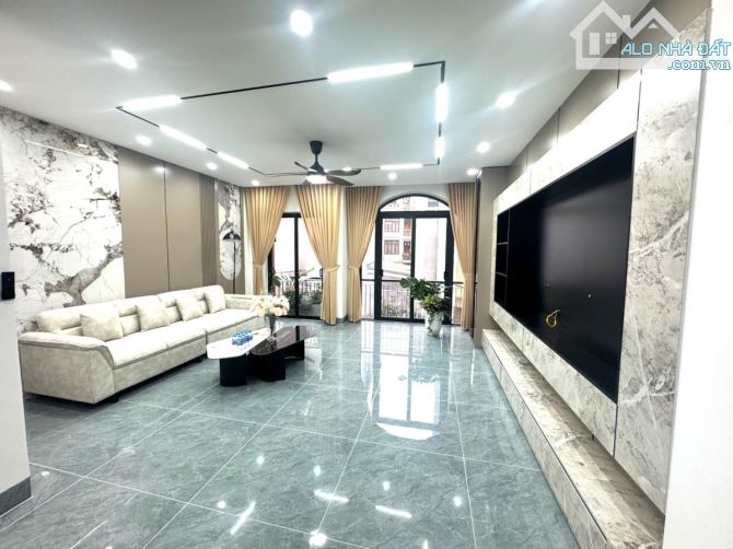 NHÀ ĐẸP! HƠN 12 TỶ, BÁN NHÀ NGUYỄN XIỂN, 62m2x6T, PHÂN LÔ, Ô TÔ – LÔ GÓC – THANG MÁY