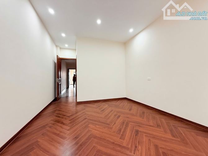 ĐOÀN THỊ ĐIỂM - TÔN ĐỨC THẮNG - 84M2 - 6 TẦNG THANG MÁY - GARA Ô TÔ - NHỈNH 27 TỶ