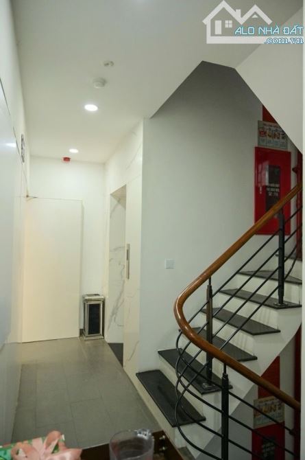 MẶT HỒ HẠ ĐÌNH – TÒA VĂN PHÒNG ĐẲNG CẤP NHẤT KHU VỰC VỈA HÈ ĐÁ BÓNG 2 LÀN – Ô TÔ ĐỖ