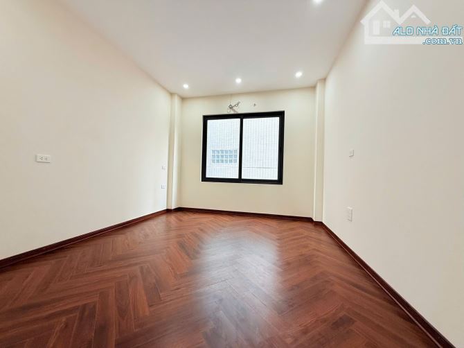 ĐOÀN THỊ ĐIỂM - TÔN ĐỨC THẮNG - 84M2 - 6 TẦNG THANG MÁY - GARA Ô TÔ - NHỈNH 27 TỶ