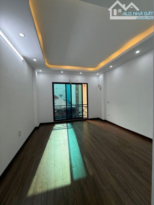 XÃ ĐÀN | 32M² – 7 TẦNG THANG MÁY – HAI THOÁNG – GẦN PHỐ – 12 TỶ