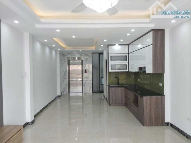 Bán nhà đẹp Dương Văn Bé, Hai Bà Trưng, thang máy, gần ôtô, 55mx5t, 12.8 tỷ