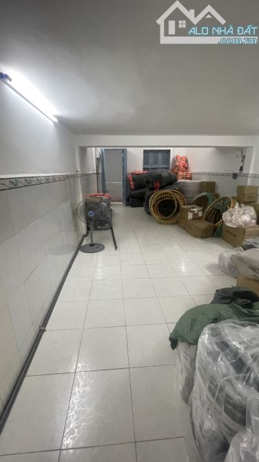 📣📣QUẬN 5 - CC NGUYỄN TRÃI LẦU 1 - 84M2 - TRỆT LỬNG - 2PN -CHỈ 3,4TỶ.
