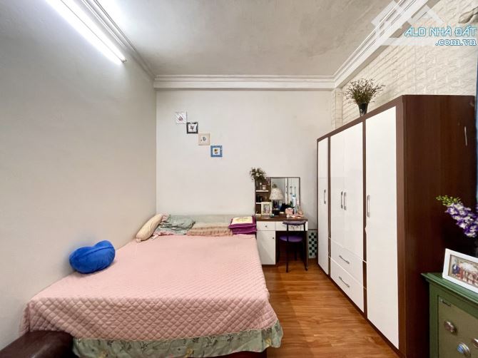 Bán nhà TTTM CHỢ MƠ 5 tầng thang máy đẹp ở luôn, ô tô đỗ cổng 8 tỷ