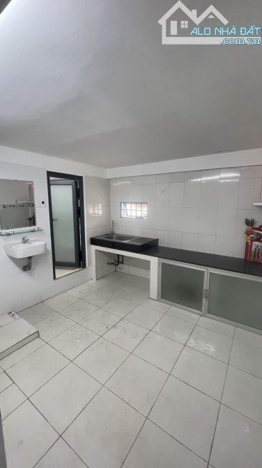 📣📣QUẬN 5 - CC NGUYỄN TRÃI LẦU 1 - 84M2 - TRỆT LỬNG - 2PN -CHỈ 3,4TỶ. - 2